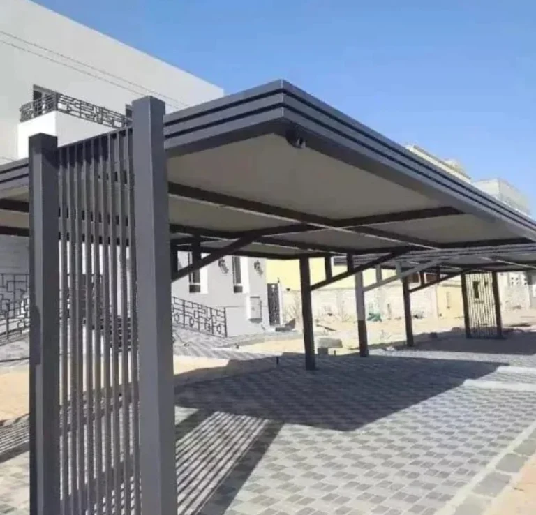 مظلات سيارات حديثة في جدة – تصميمات أنيقة تحمي سيارتك وتزيد من جمالية المكان