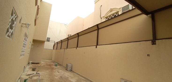 مميزات سواتر قماش بي في سي