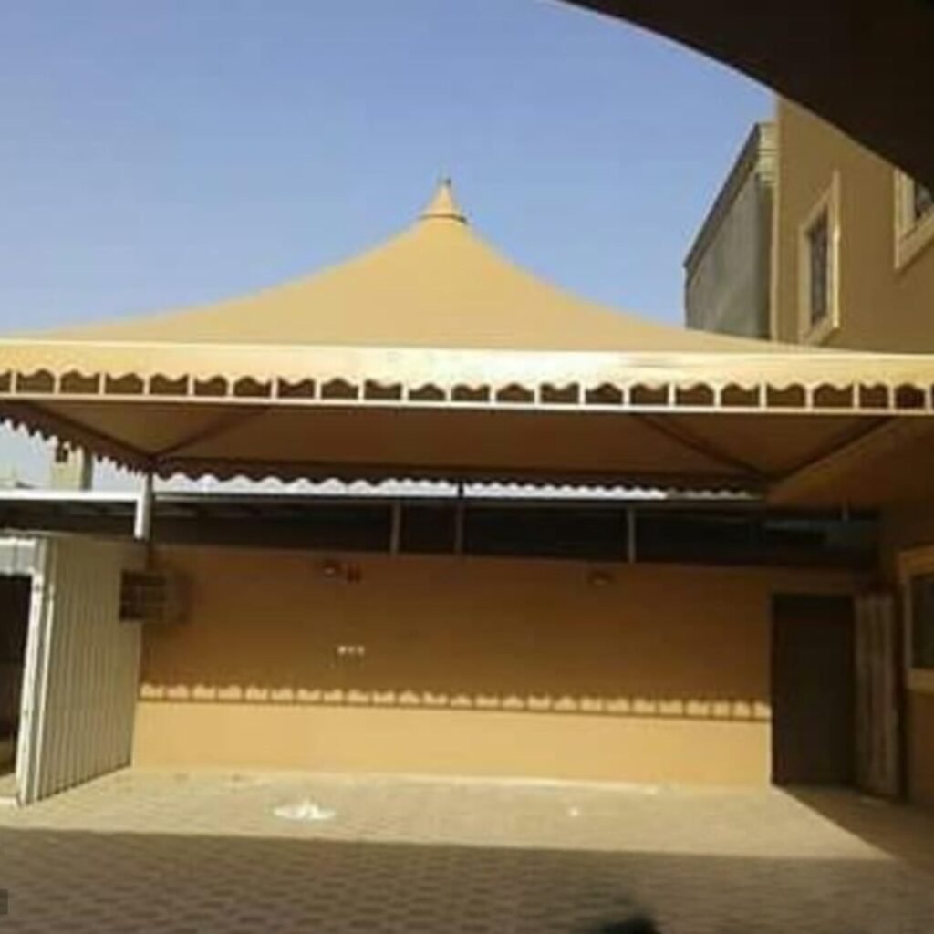 صيانة المظلات الهرمية